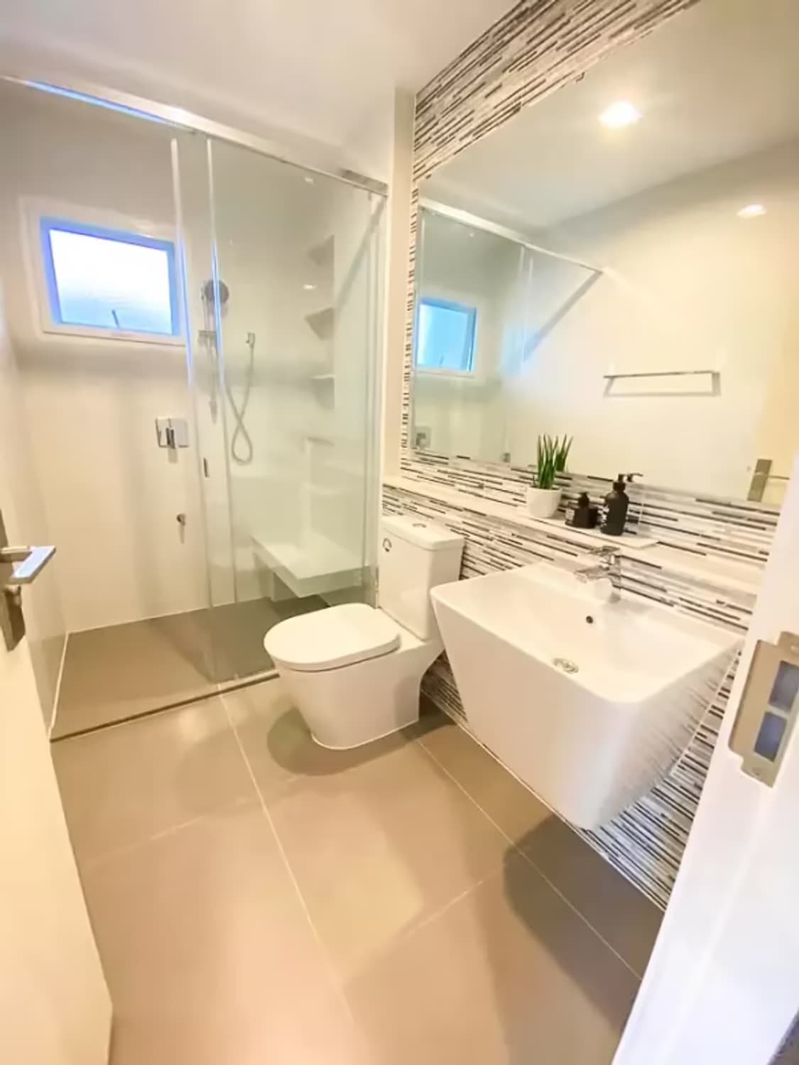 4 Bedroom House - Image 32