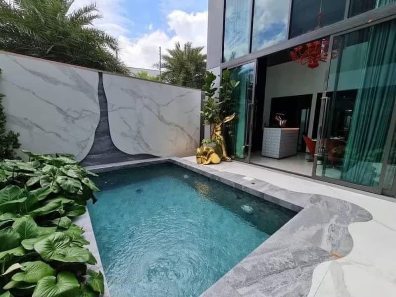 House for Rent, Sale at Bugaan Yothinpattana