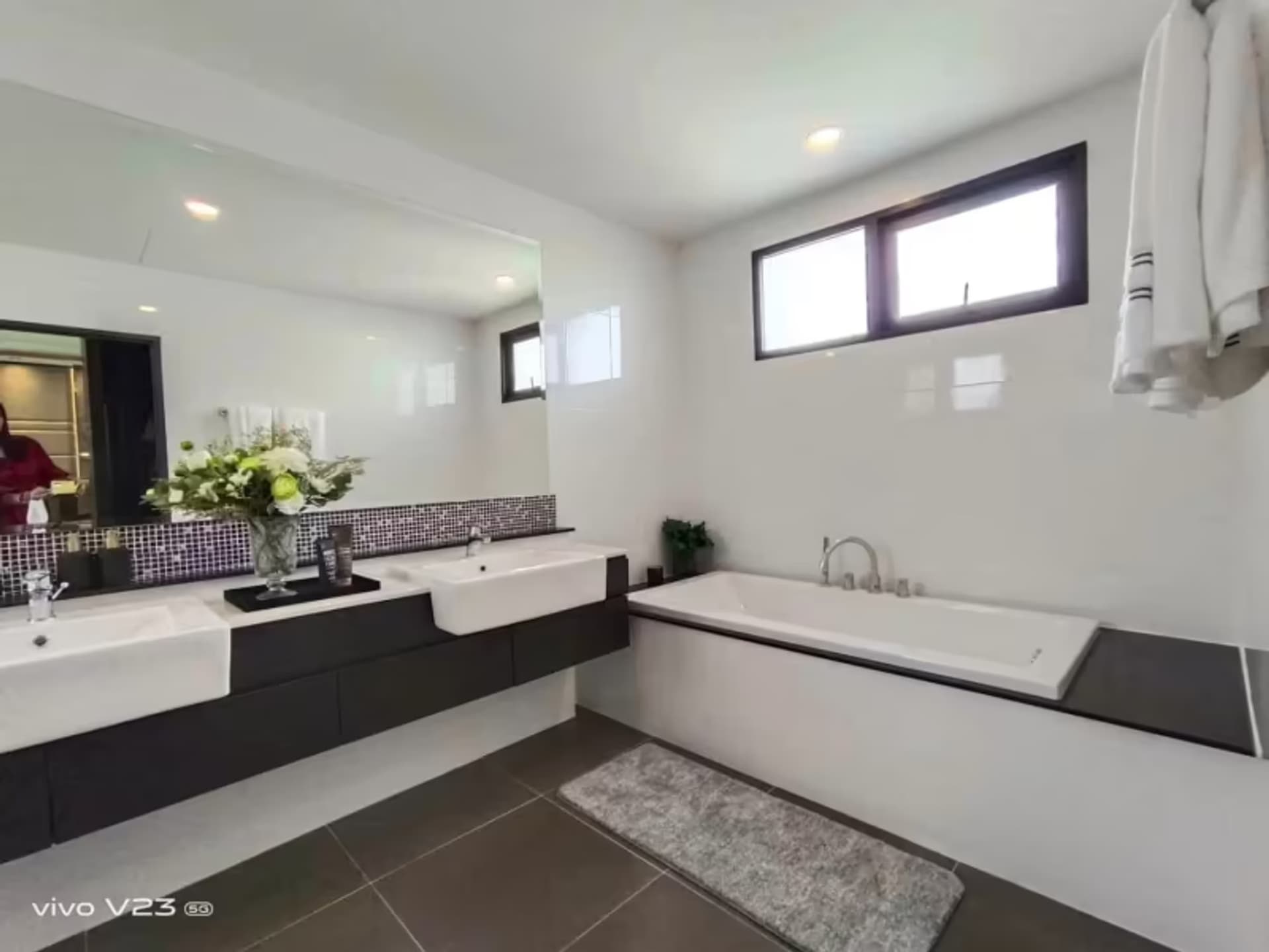 5 Bedroom House - Image 17