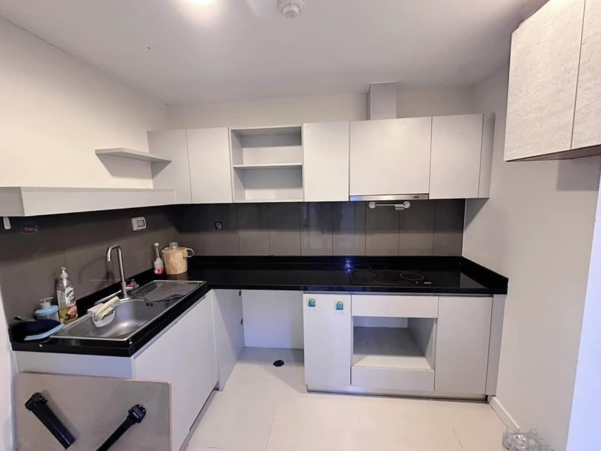 1 Bed Condo for Sale in Phra Khanong - Image 3