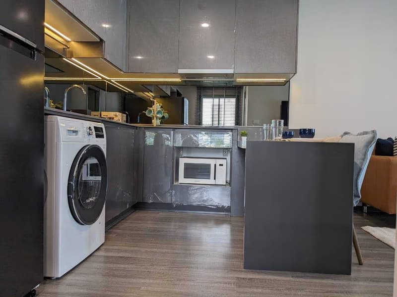 2 Bed Condo for Rent in Bang Rak