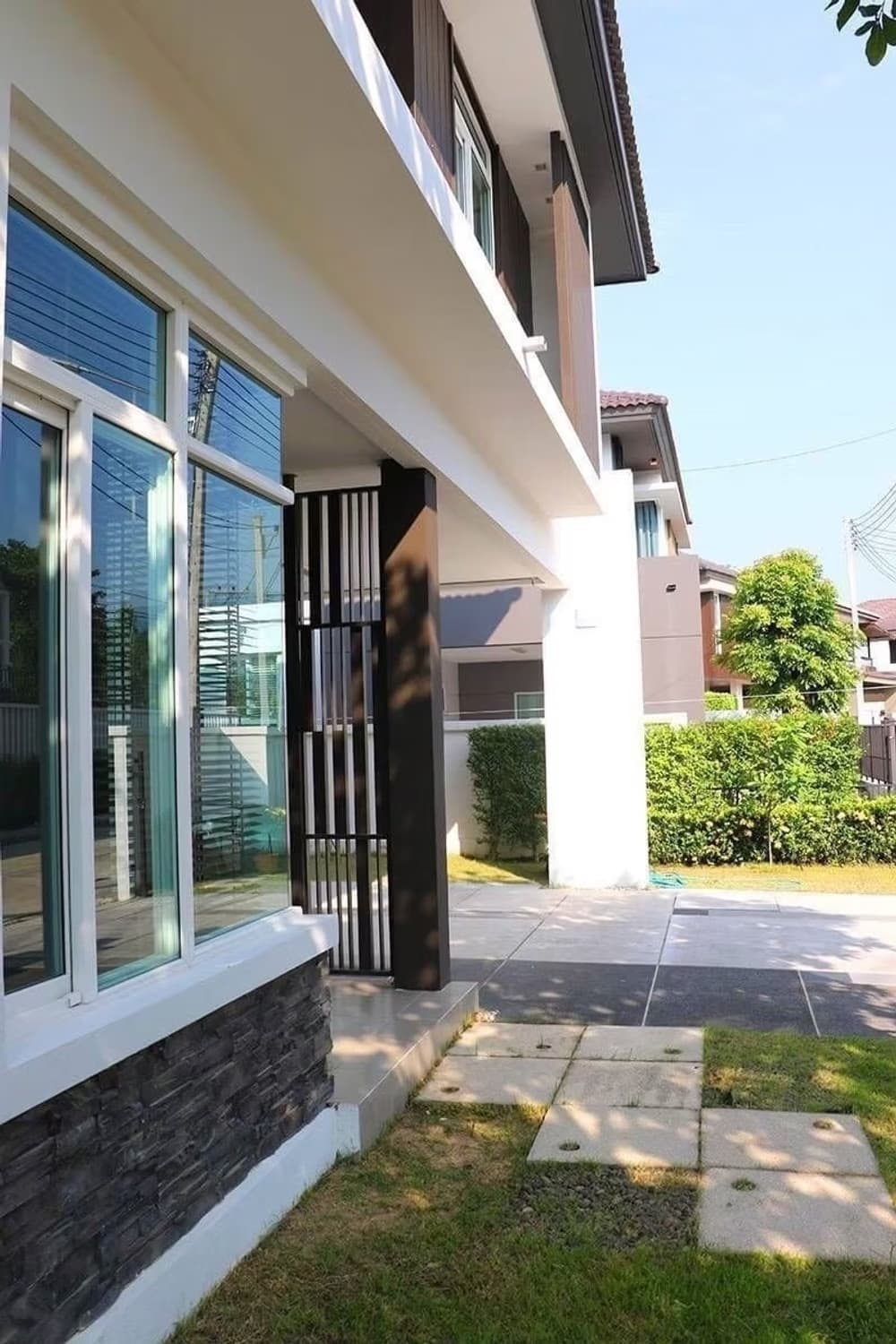 4 Bedroom House - Image 3