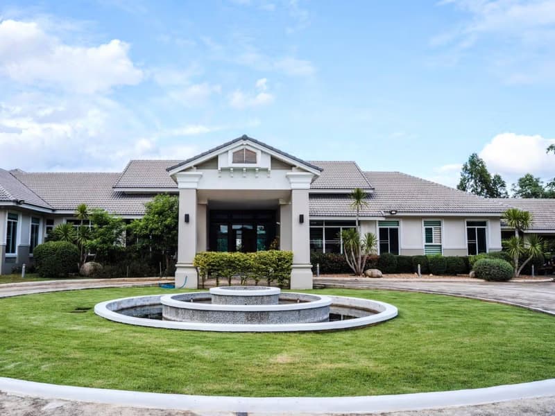 5 Bed House for Sale in San Kamphaeng District