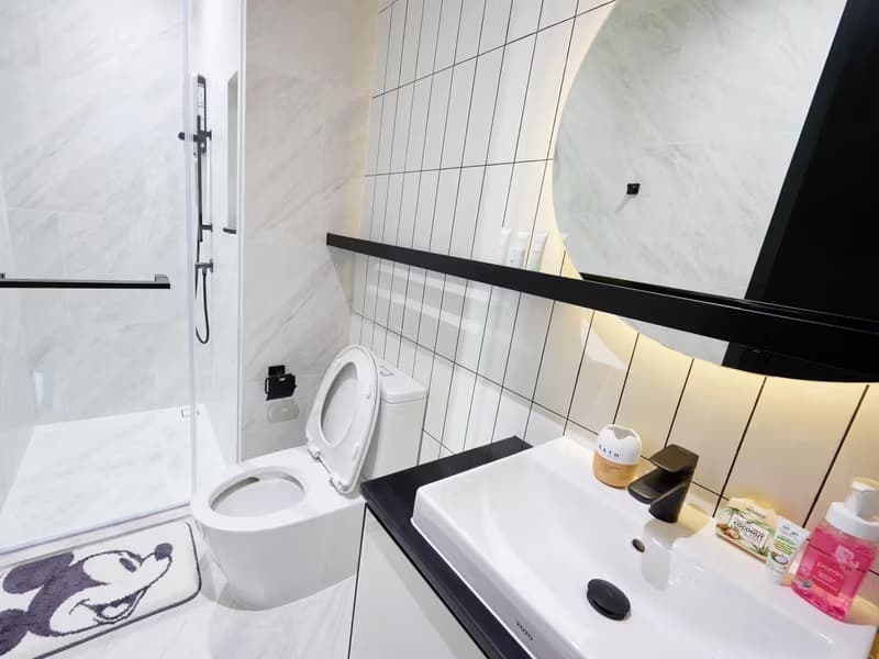 2 Bed Condo for Rent in Khlong San