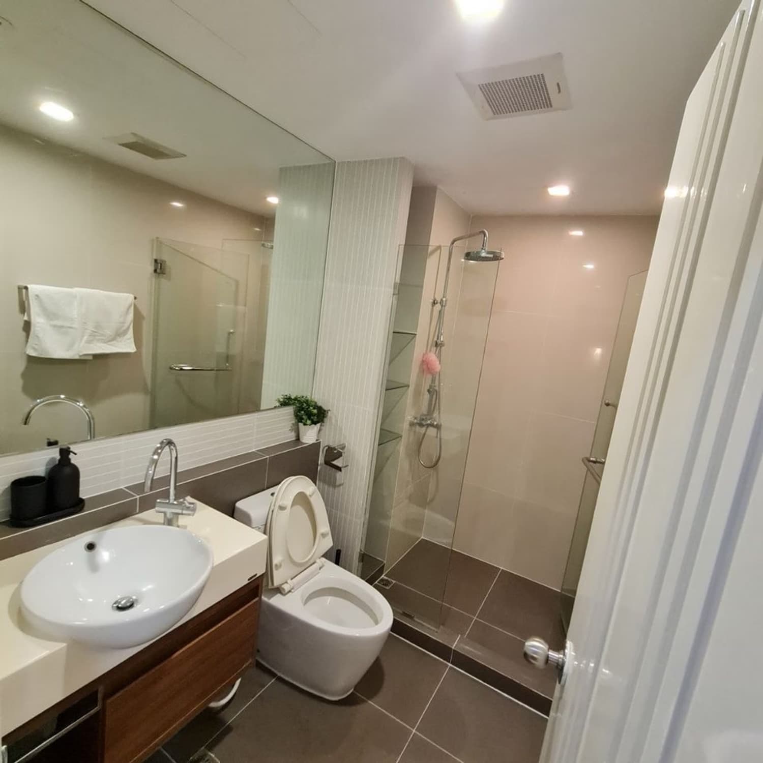Condo for Rent at Tree Condo Luxe - Image 14