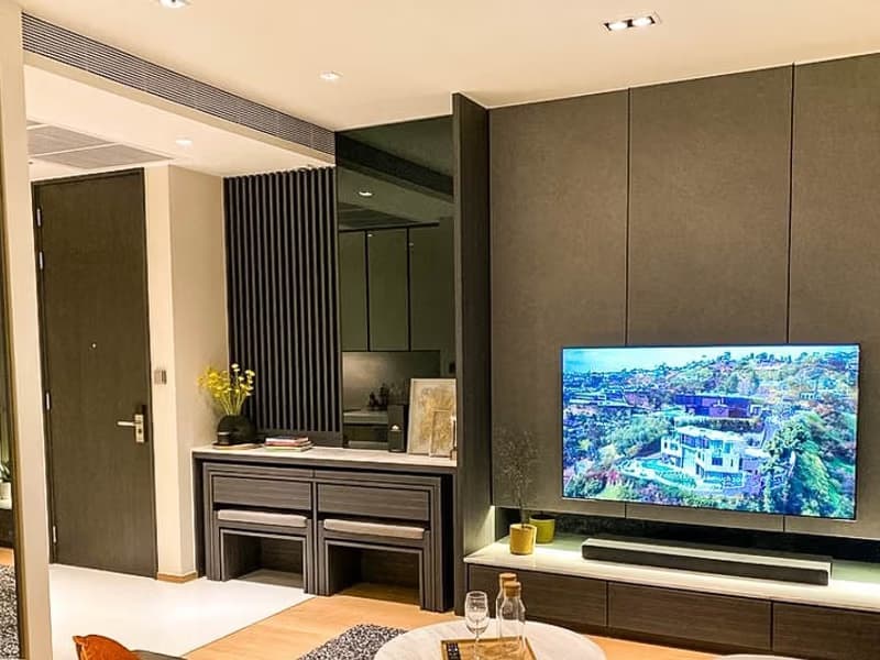 1 Bedroom Condo