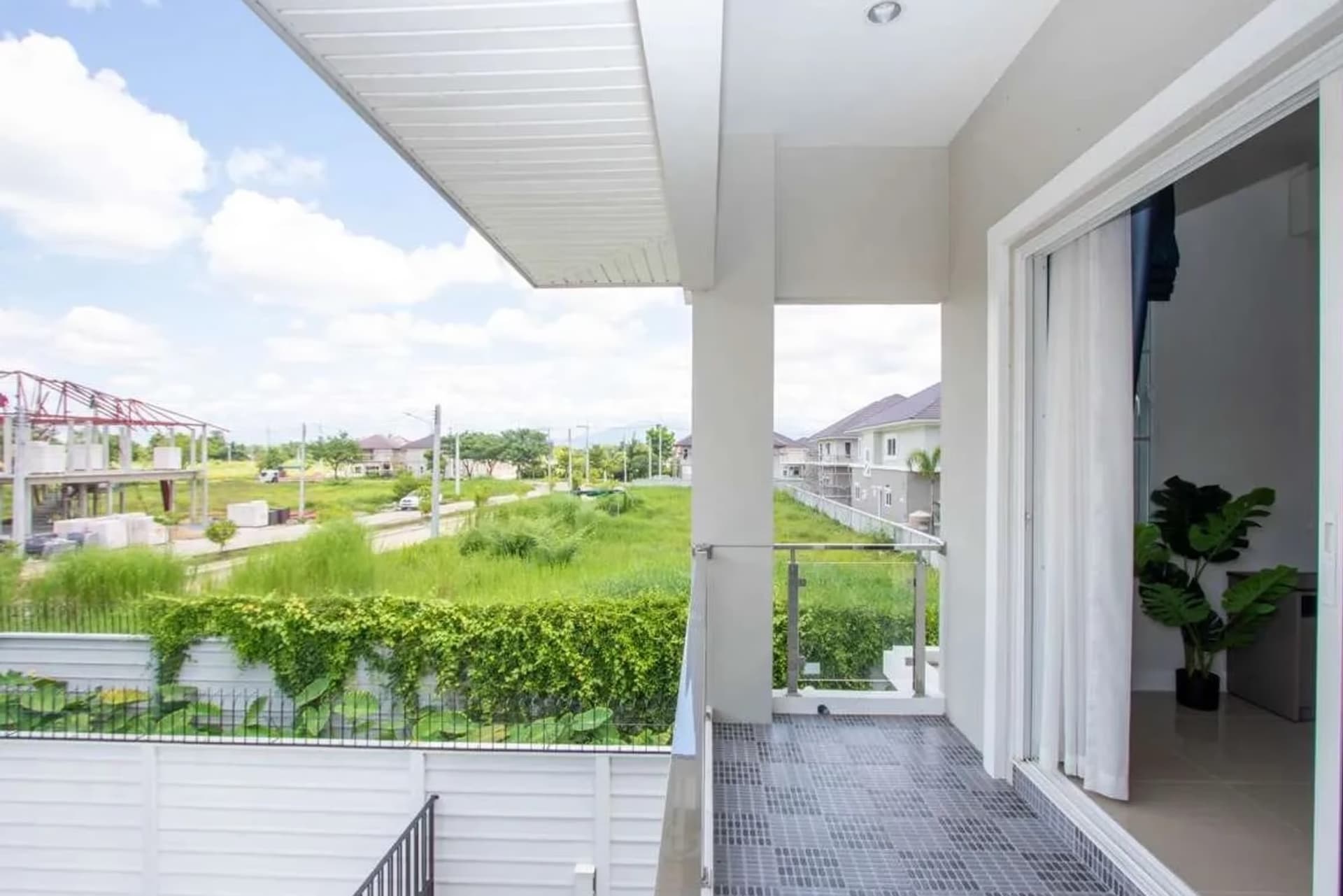 4 Bed House for Rent in San Kamphaeng - Image 16