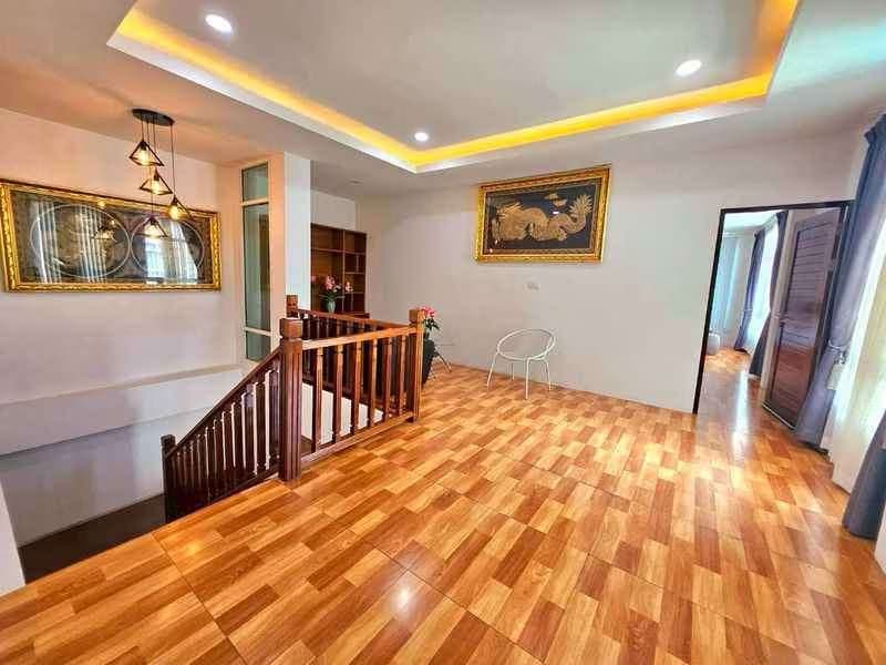 6 Bed House for Rent in San Sai