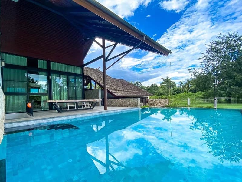 Luxury Single Story Home in Green Valley 