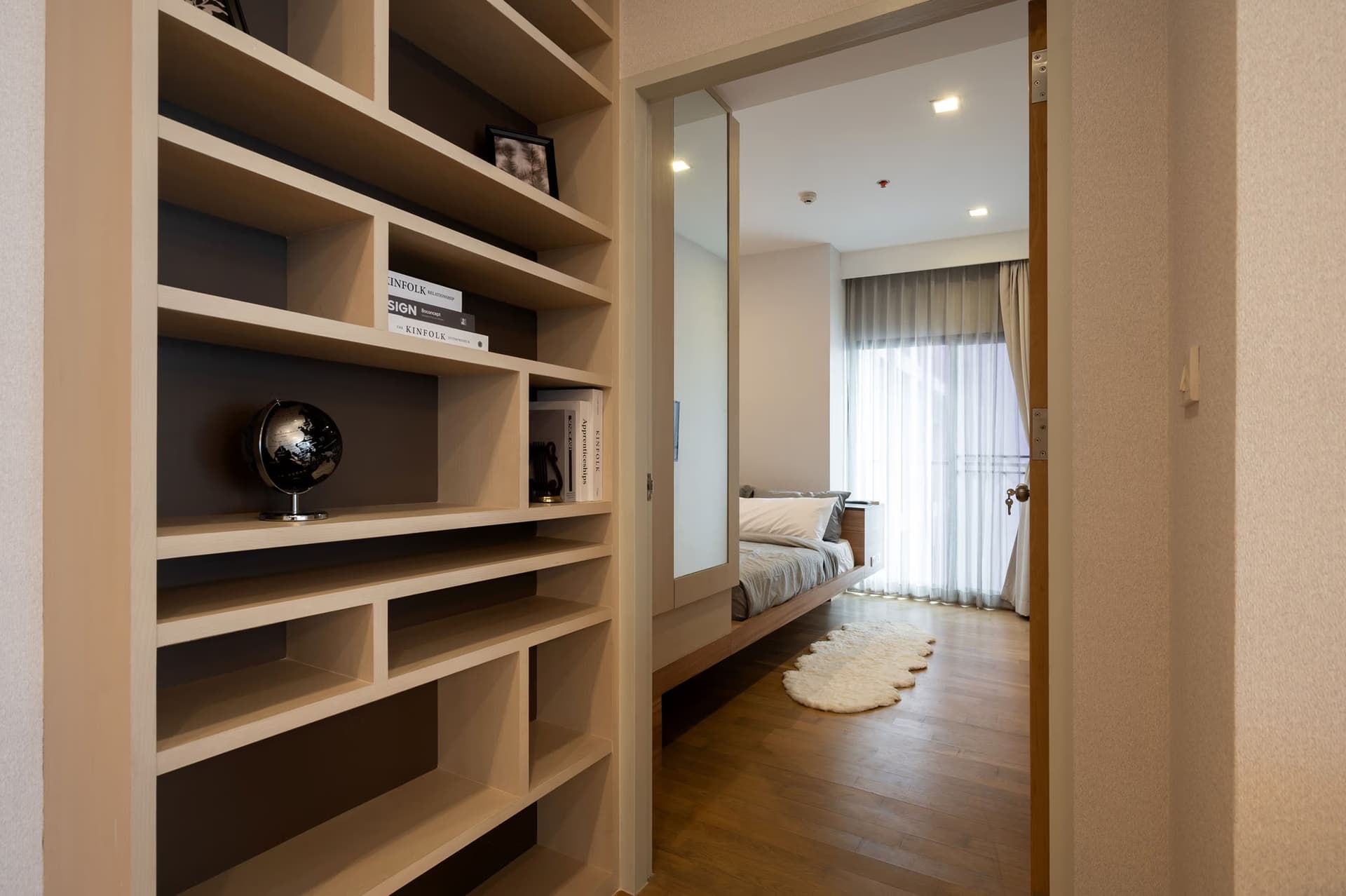 Condo for Sale at Noble Reveal - Image 8
