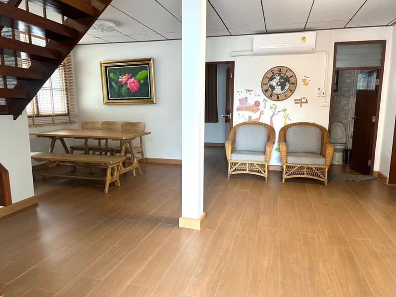 4 Bed House for Rent in Phra Khanong