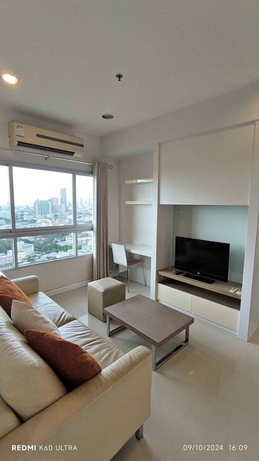 1 Bed Condo for Rent in Khlong San - Image 1