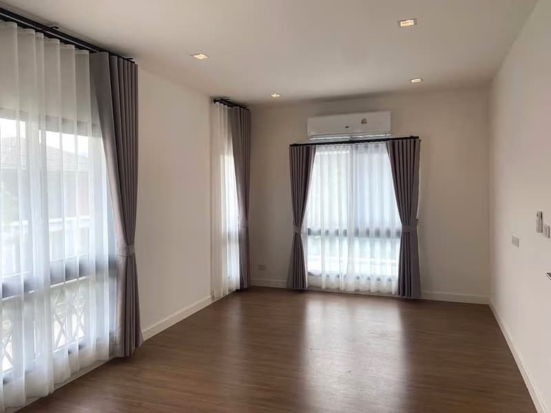 4 Bed House for Rent in Mueang Chiang Mai