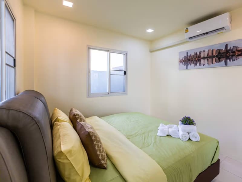 6 Bed House for Rent in Mueang Chiang Mai