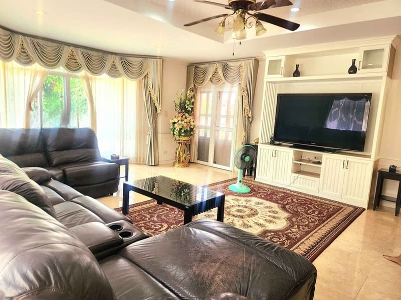 6 Bed House for Rent and Sale in Saraphi
