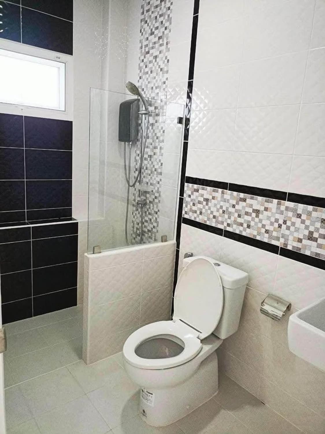3 Bed House for Rent in Saraphi - Image 10