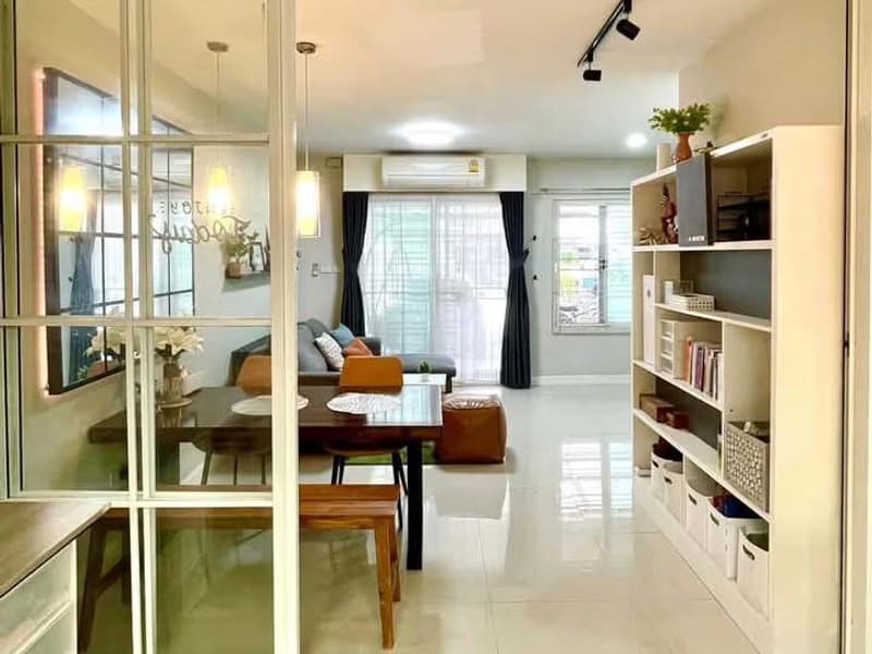 3 Bed Townhouse for Rent in Saraphi