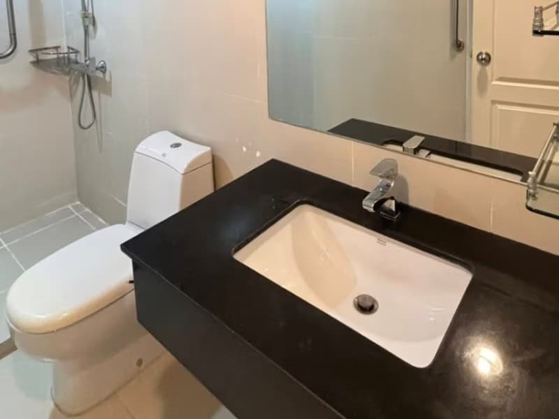 2 Bed Condo for Sale in Huai Khwang