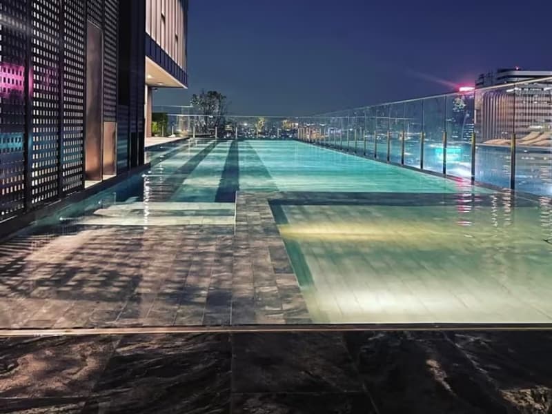 1 Bedroom Condo