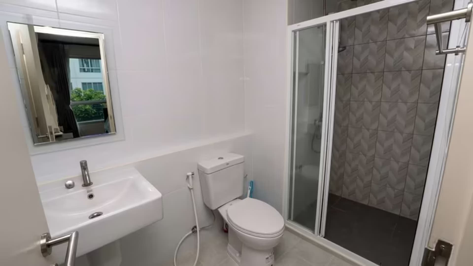 Condo for Sale at Dcondo Ping - Image 2