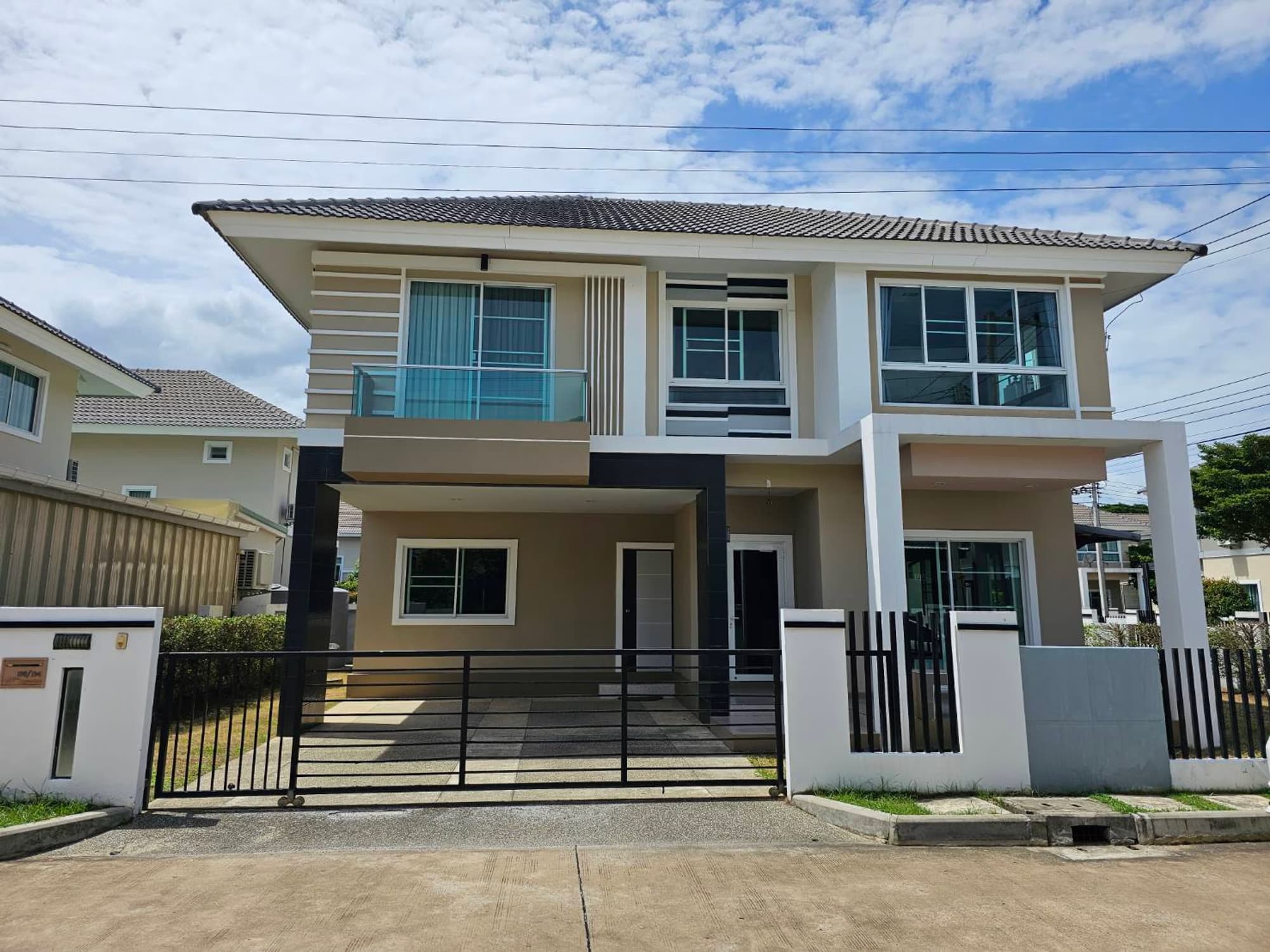 3 Bed House for Rent in Mueang Chiang Mai - Image 1