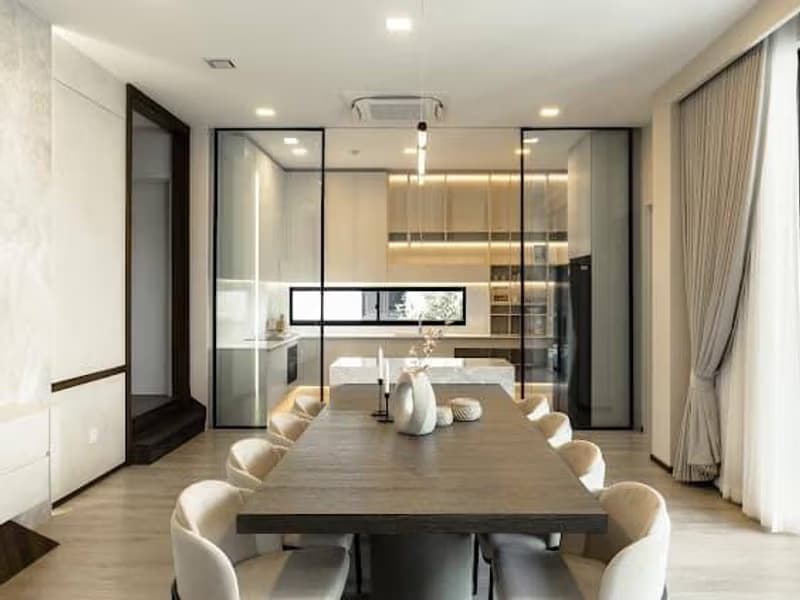 4 Bed House for Rent and Sale in Saphan Sung