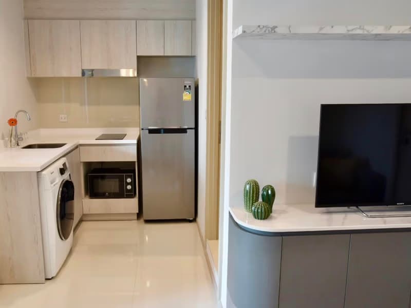 Life One Wireless - 1 Bed Condo for Rented *LIFE9934