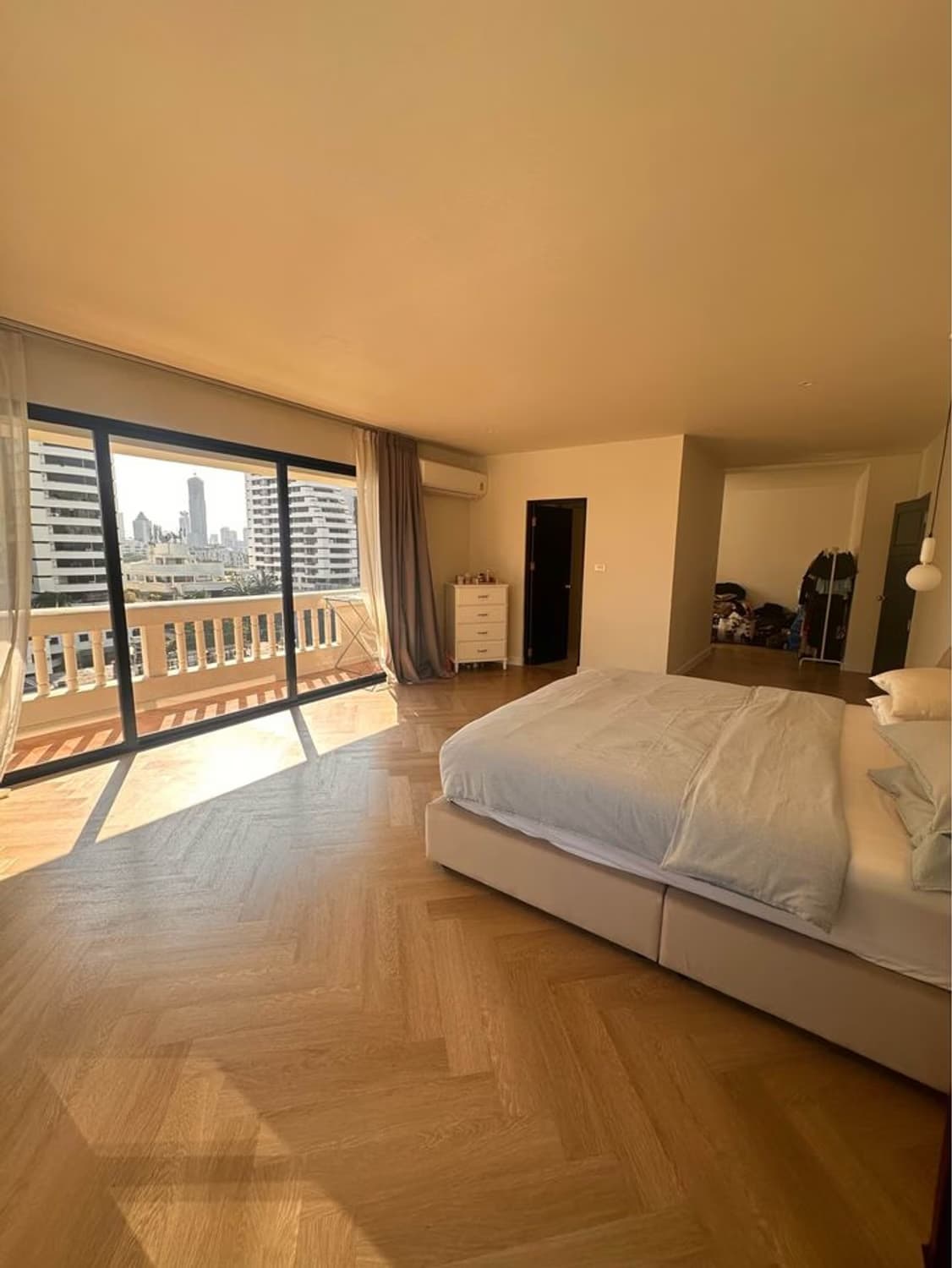 Condo for Sale at Mano Tower   - Image 3