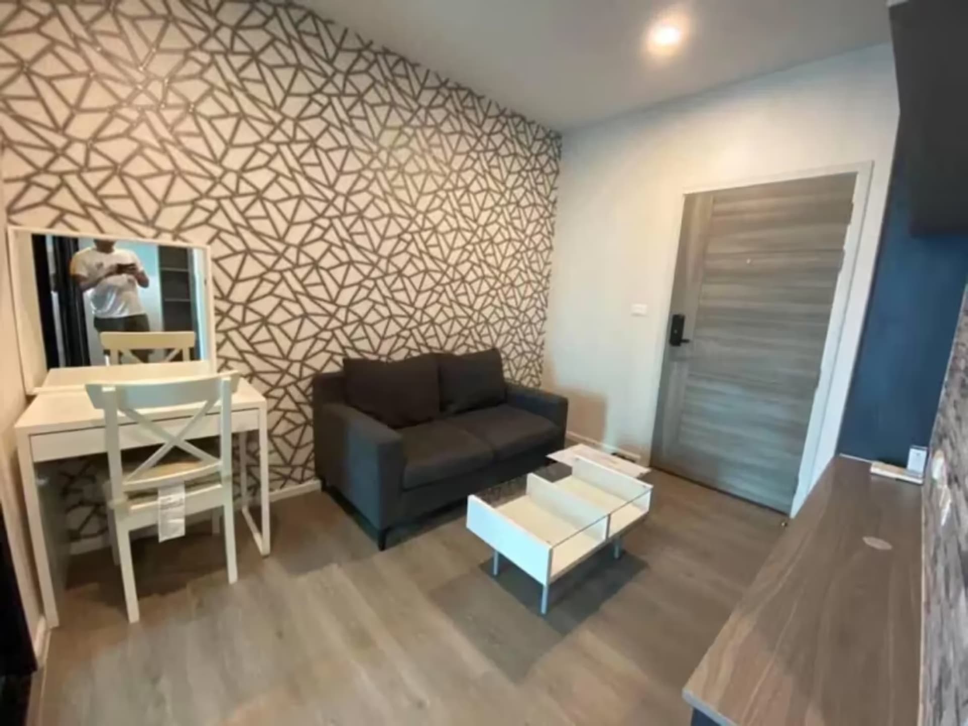 1 Bedroom Condo - Image 2