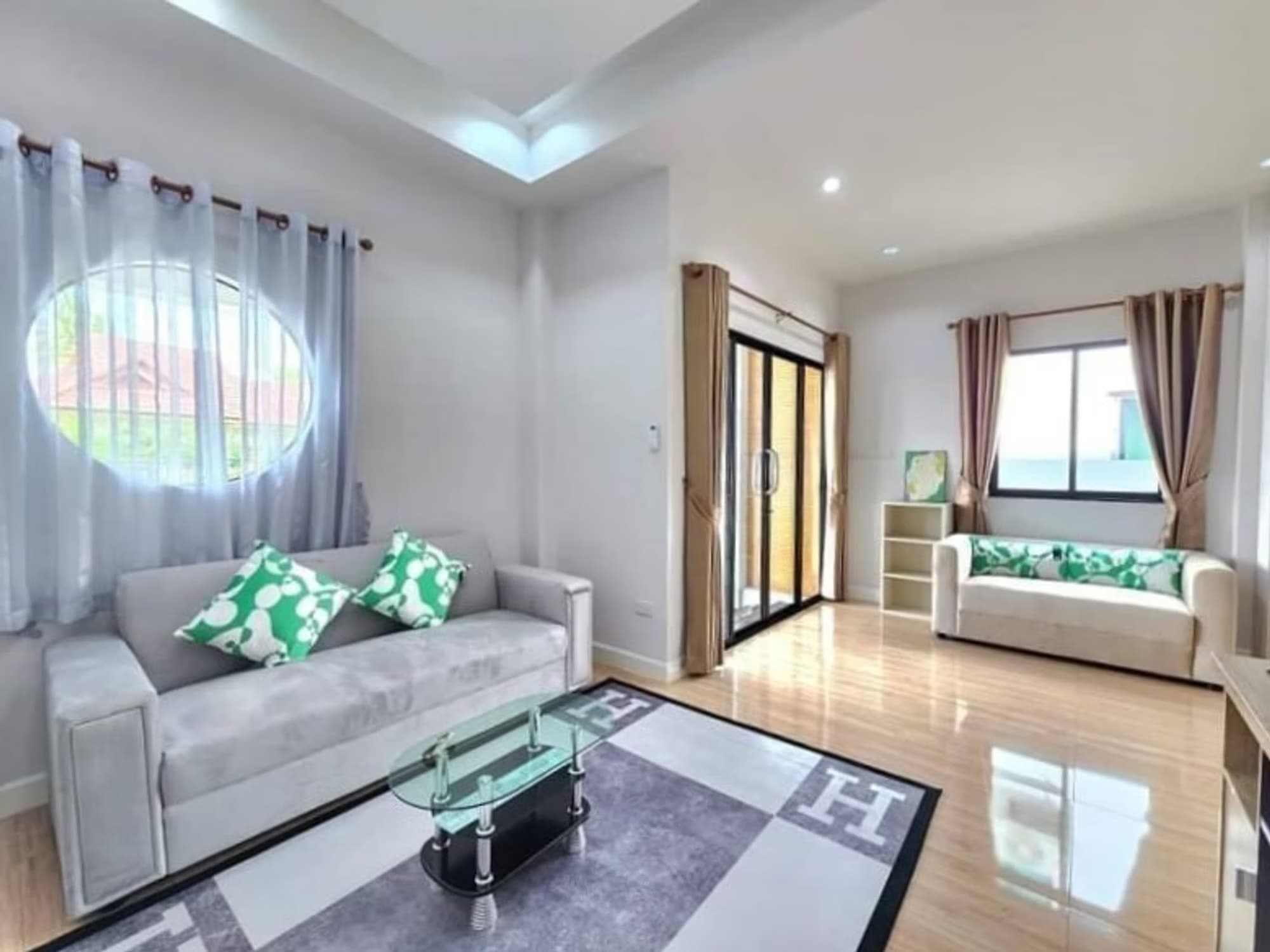 3 Bed House for Rent and Sale in Hang Dong District - Image 2