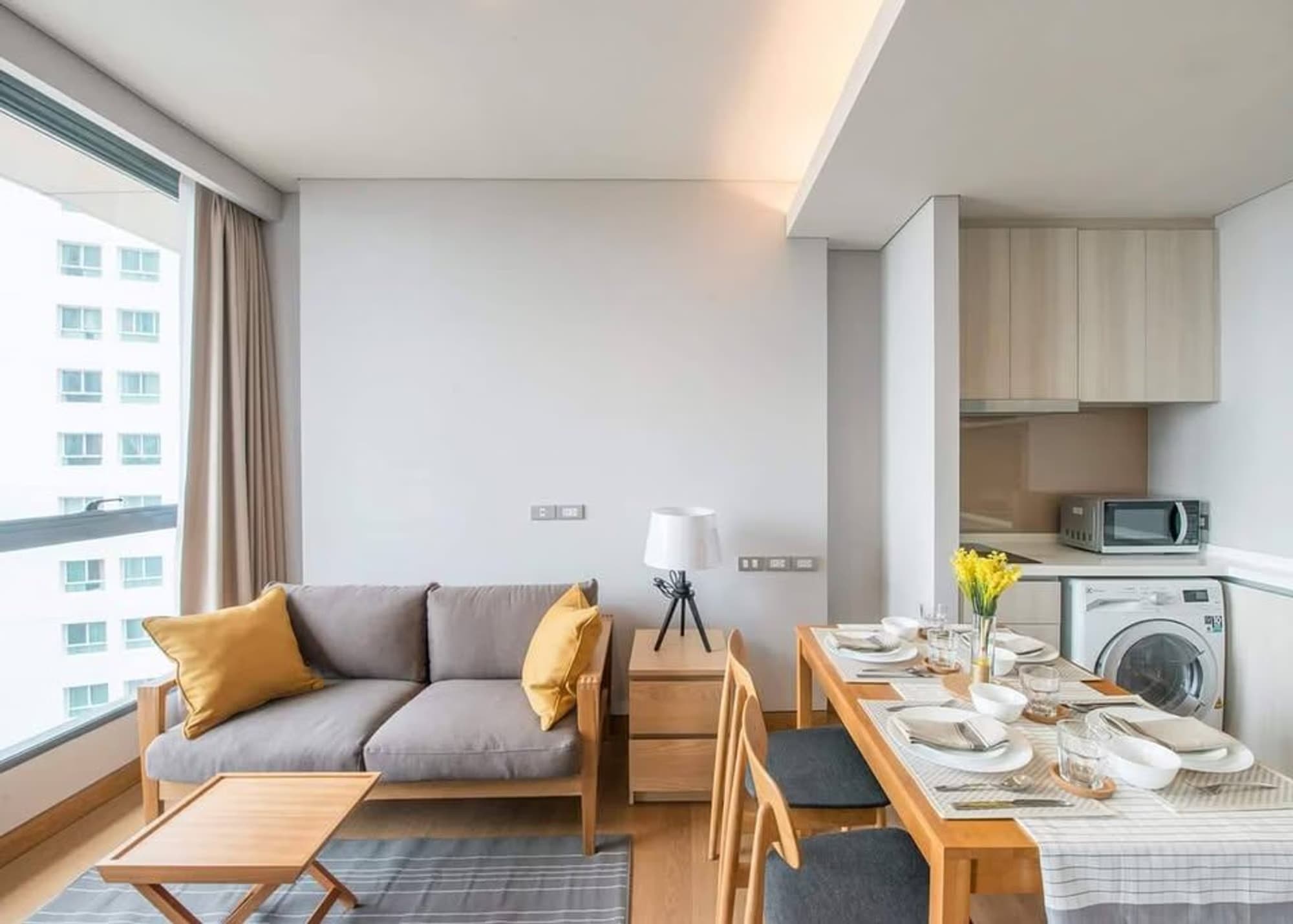 1 Bed Condo for Rent in Khlong Toei - Image 1
