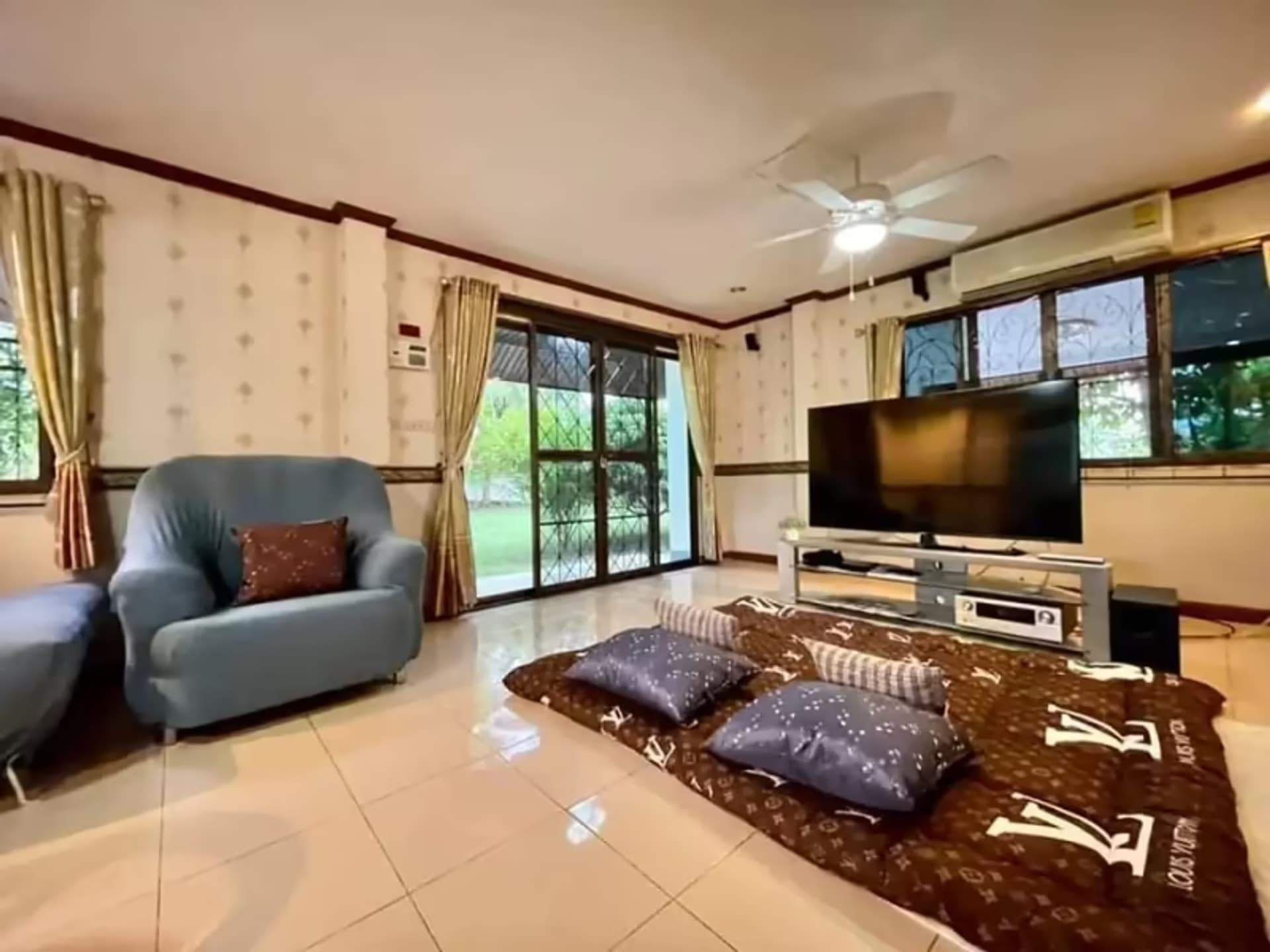 4 Bedroom House - Image 7