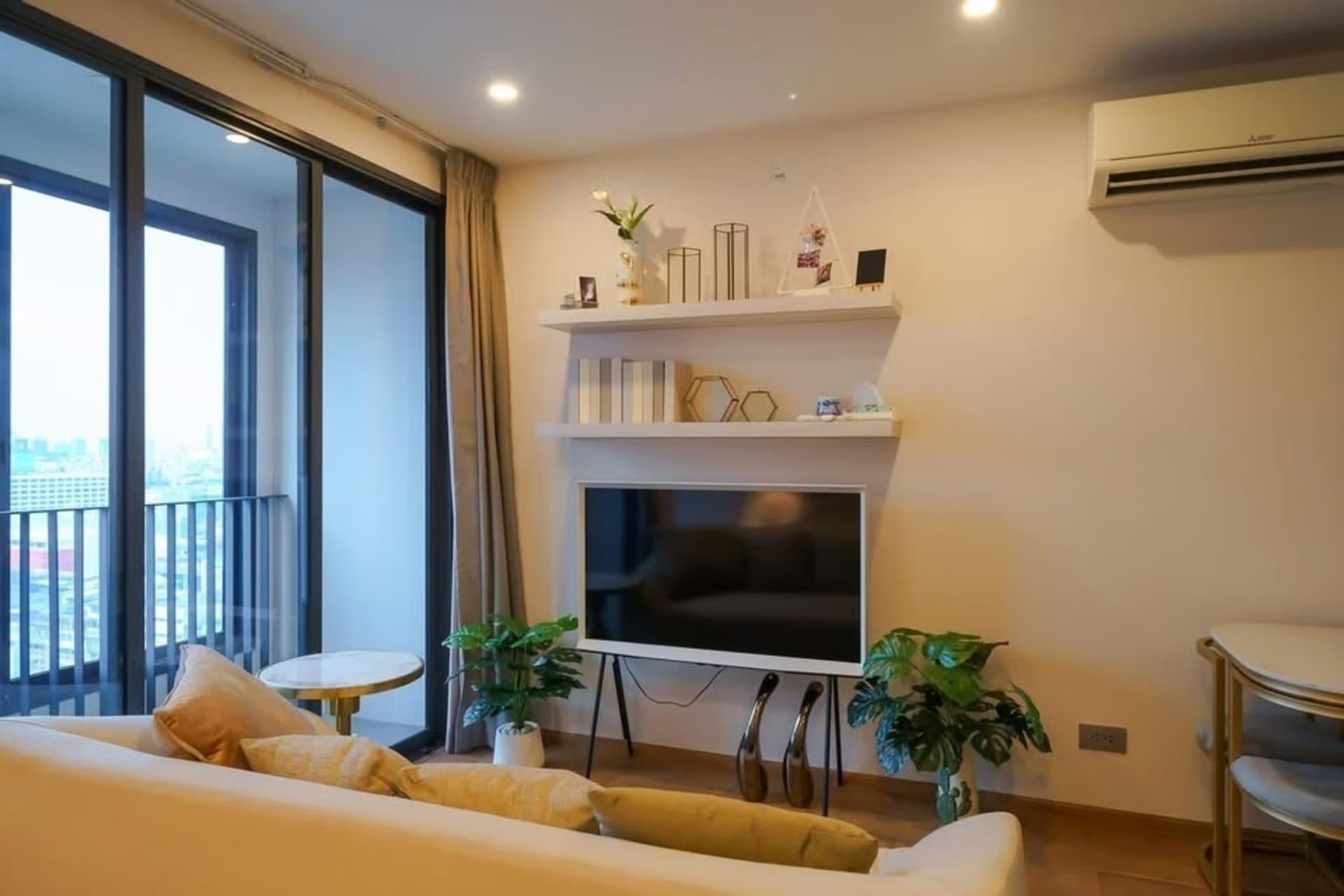 1 Bed Condo for Sale in Pathum Wan - Image 3