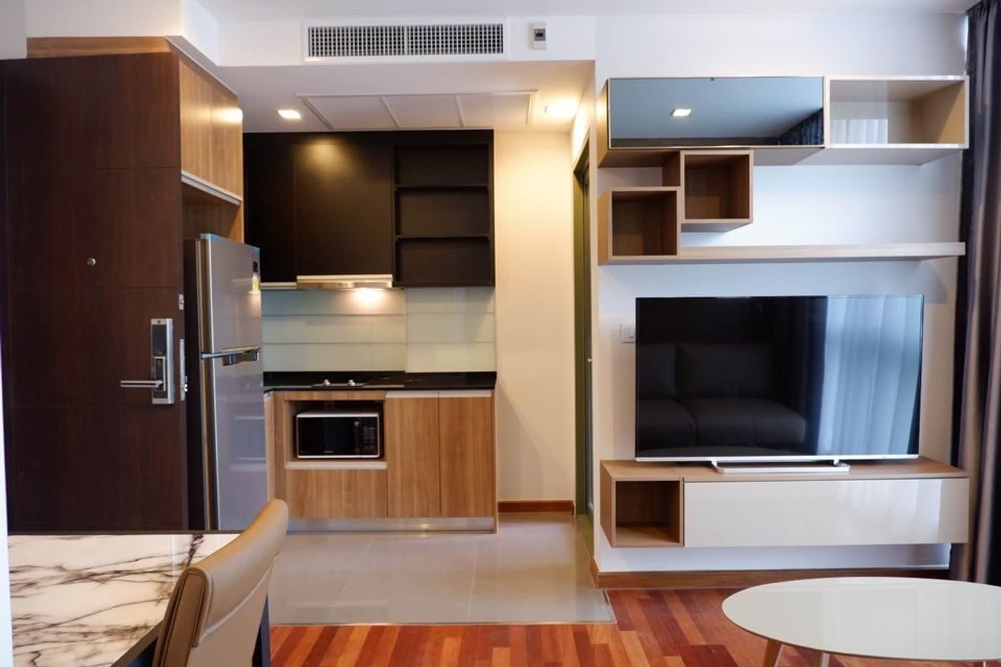 1 Bedroom Condo - Image 2