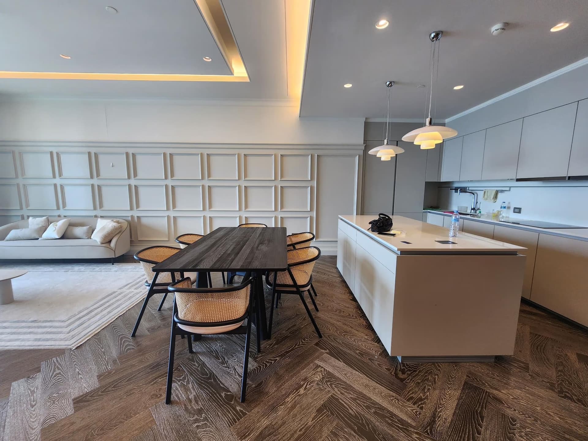 2 Bed Condo for Sale in Pathum Wan - Image 2