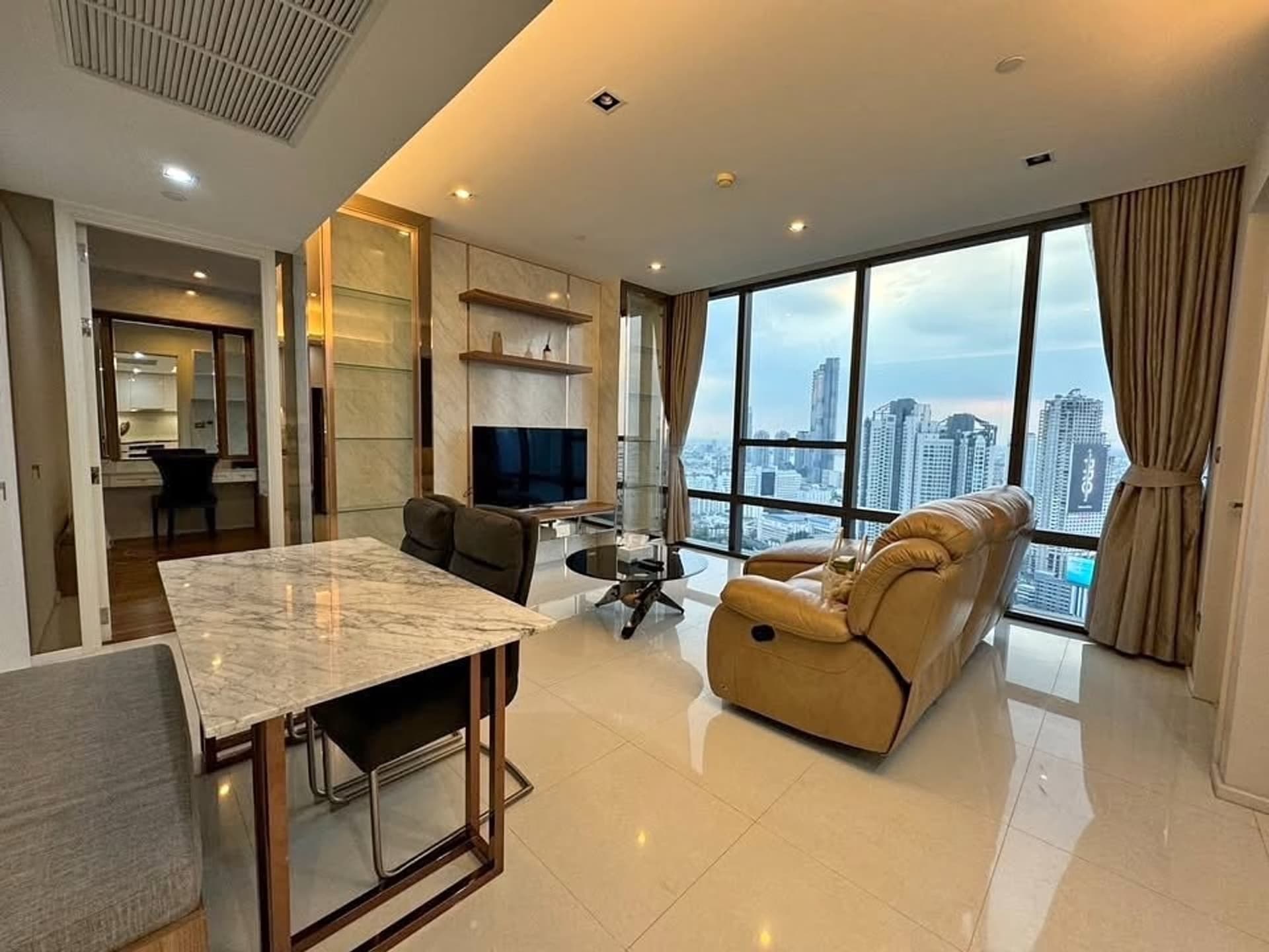 1 Bed Condo for Rent in Sathon - Image 1