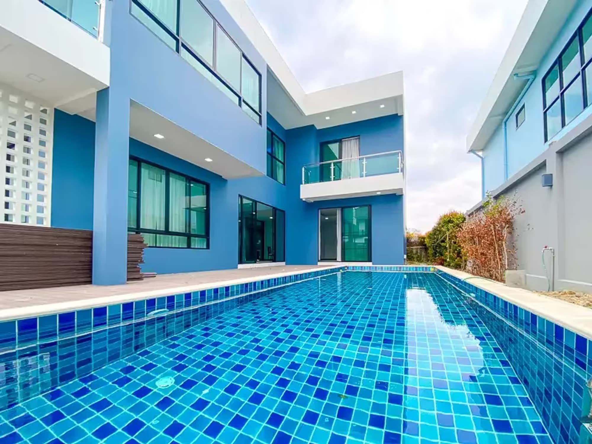 5 Bedroom House - Image 1