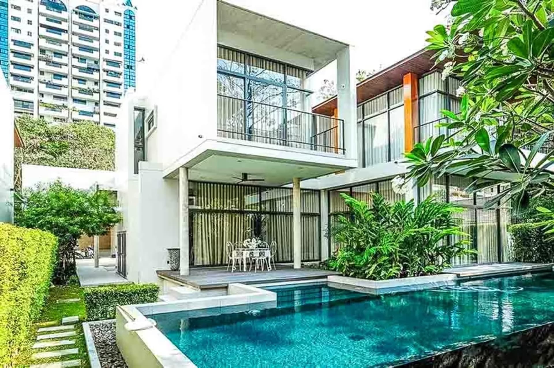 4 Bedroom House for Rent in THonglor - Image 4