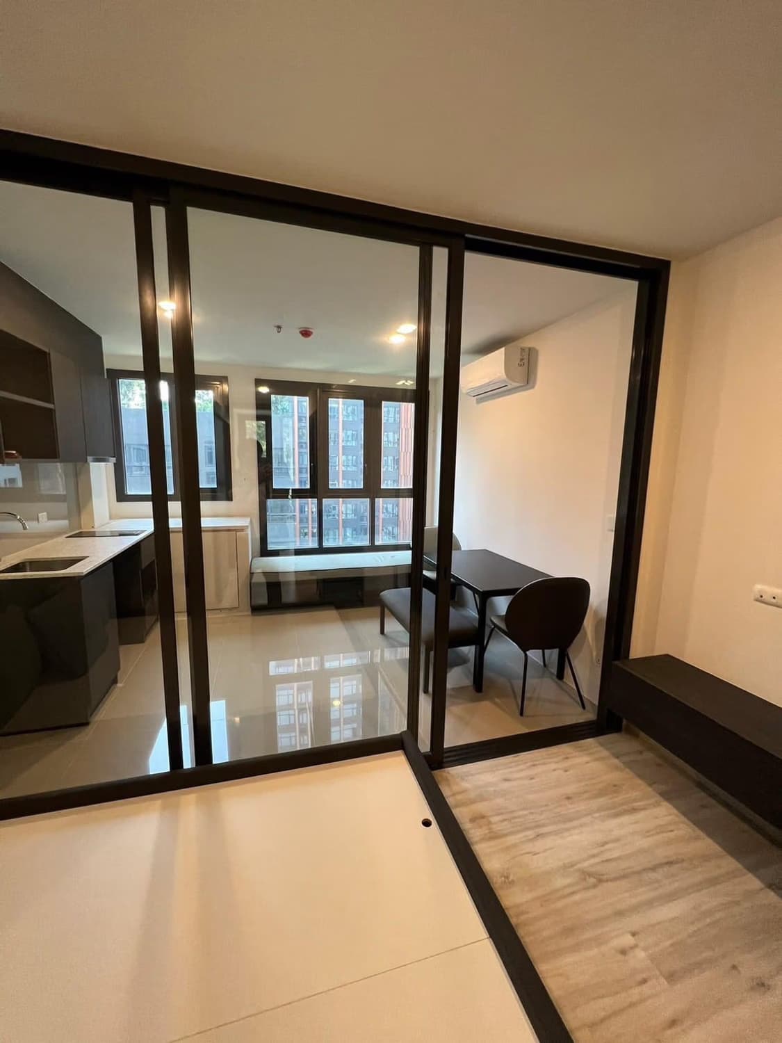 1 Bed Condo for Sale  Near Huai Khwang MRT - Image 5