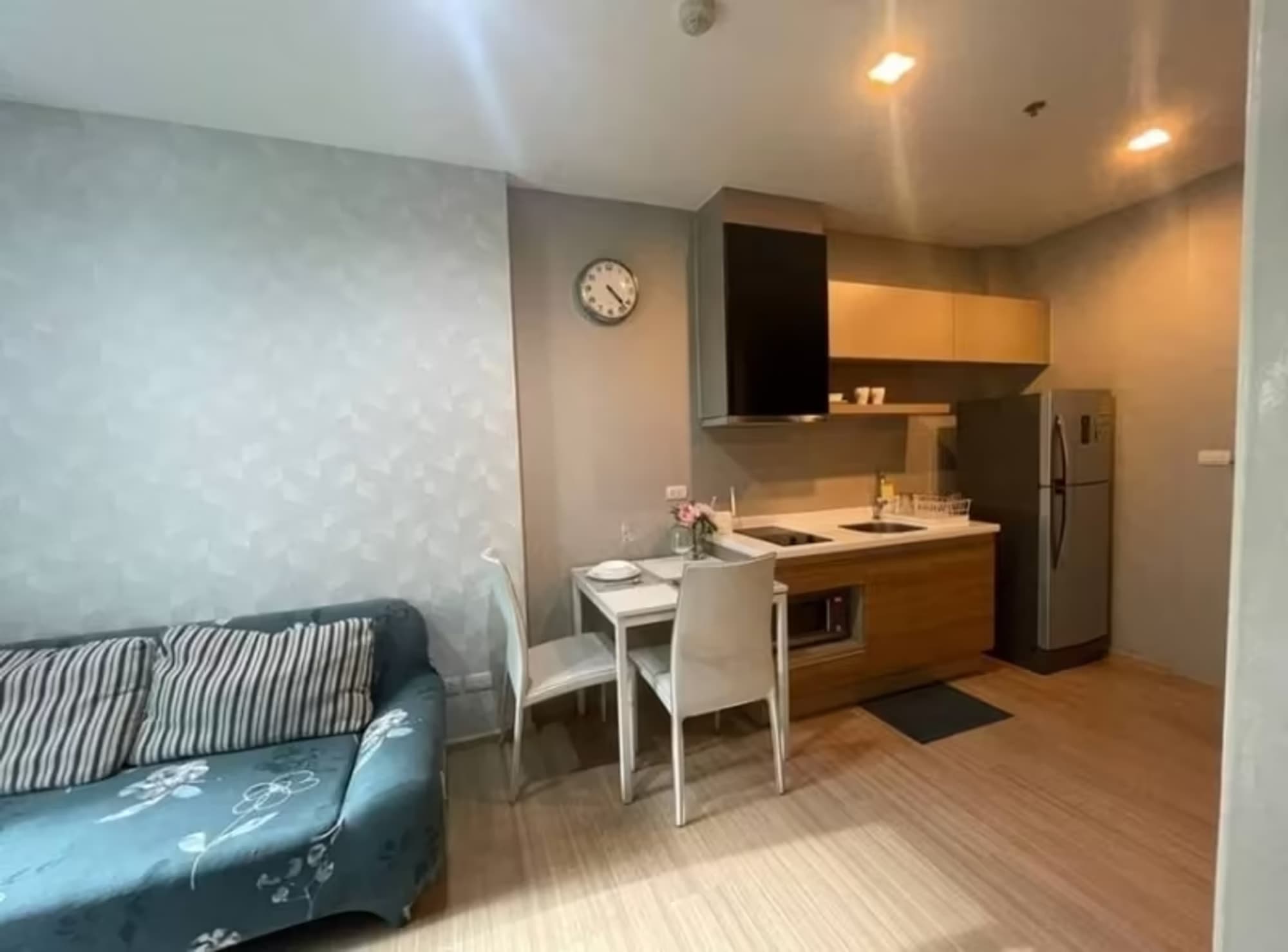1 Bedroom Condo - Image 1