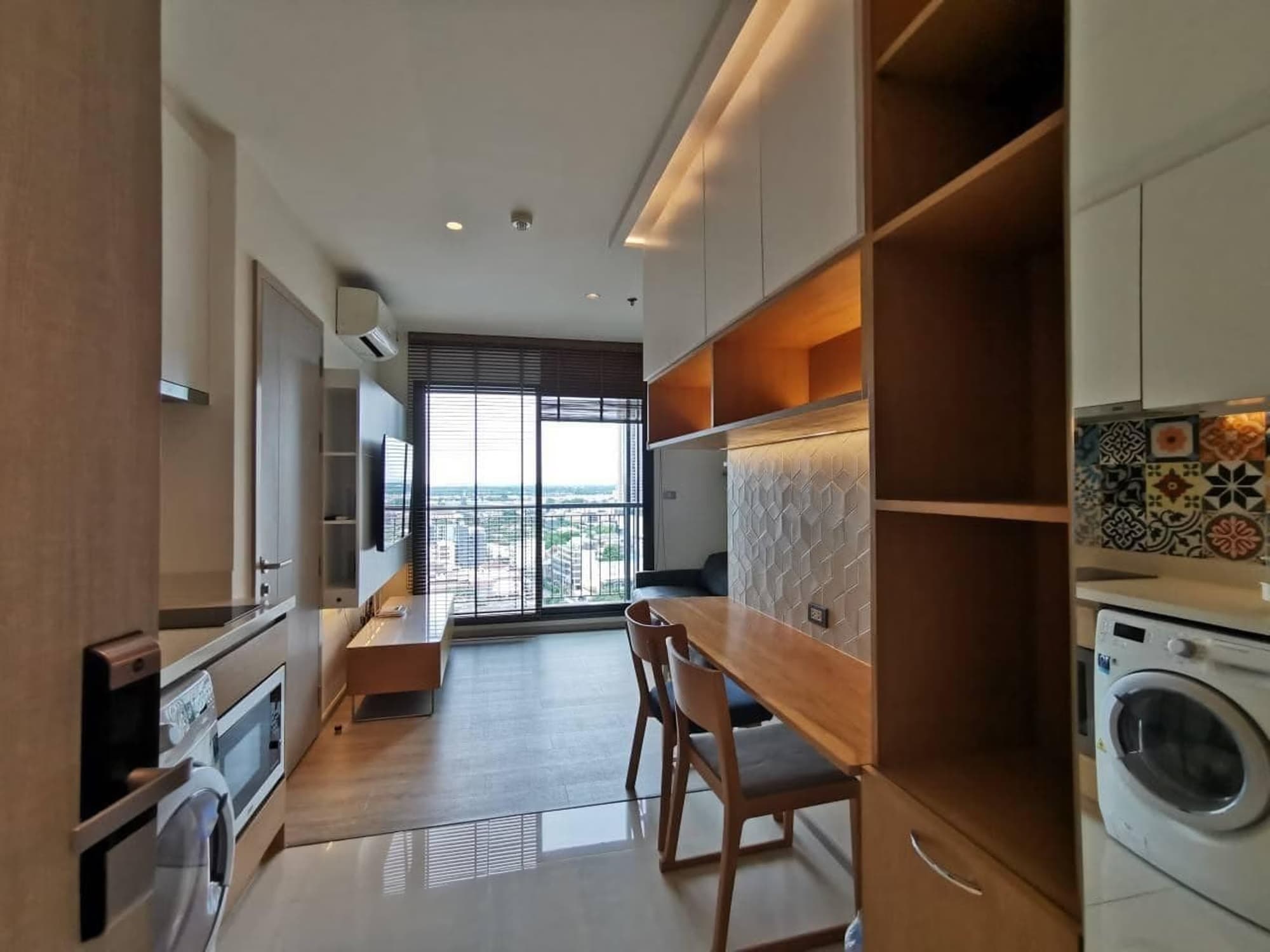 1 Bed Condo for Sale in Khlong Toei - Image 2