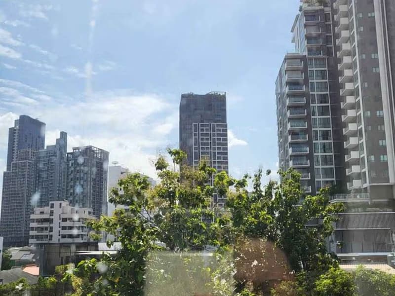 Condo for Rent at LIV@49