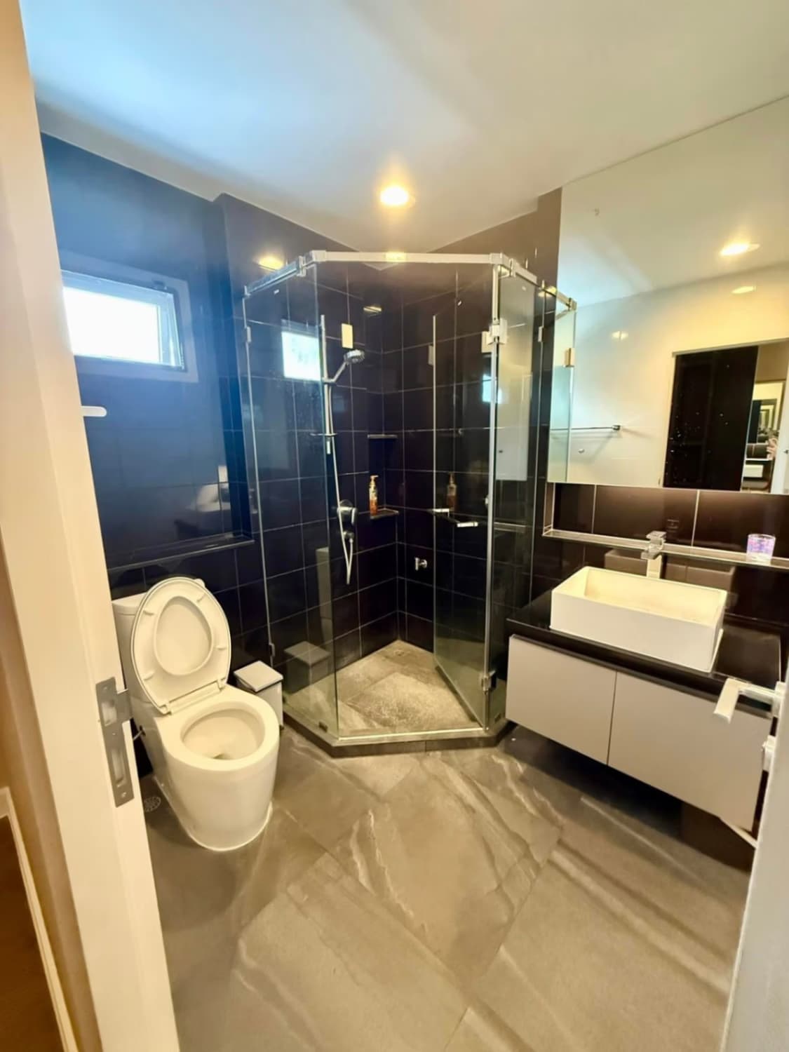 4 Bed House for Rent in Bang Kapi - Image 19