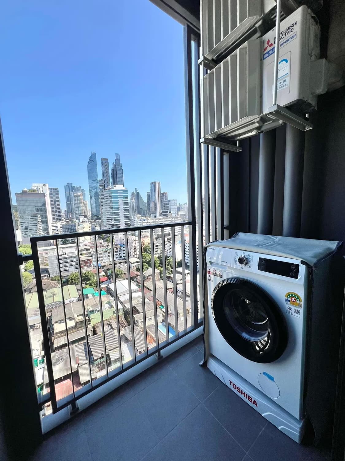 1 Bed Condo for Rent in Bang Rak - Image 6