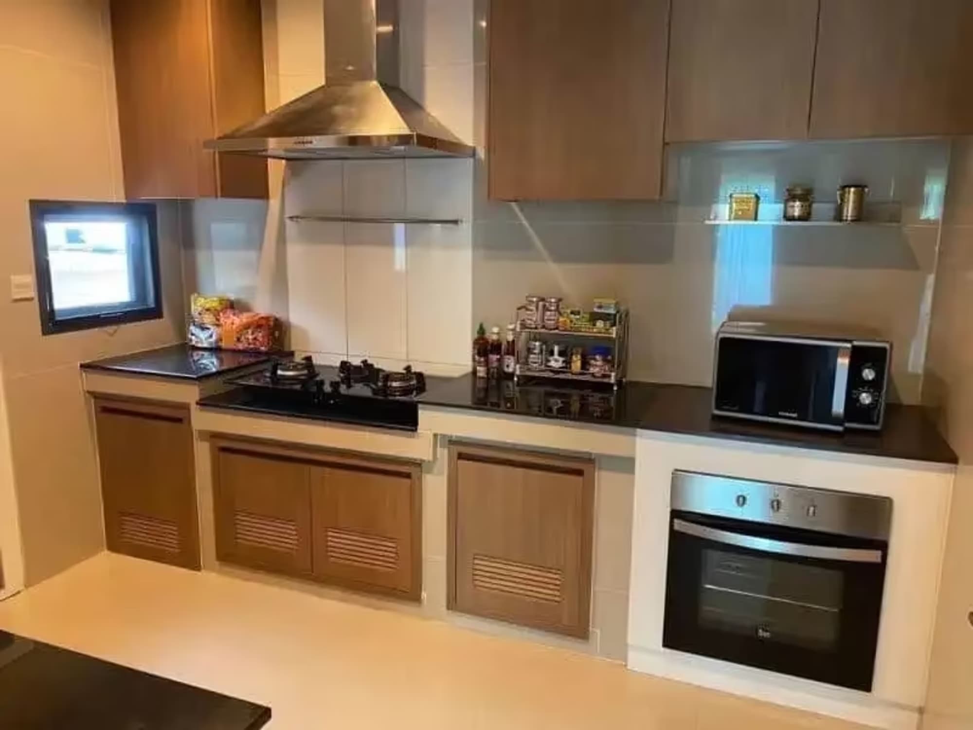 4 Bedroom House - Image 5