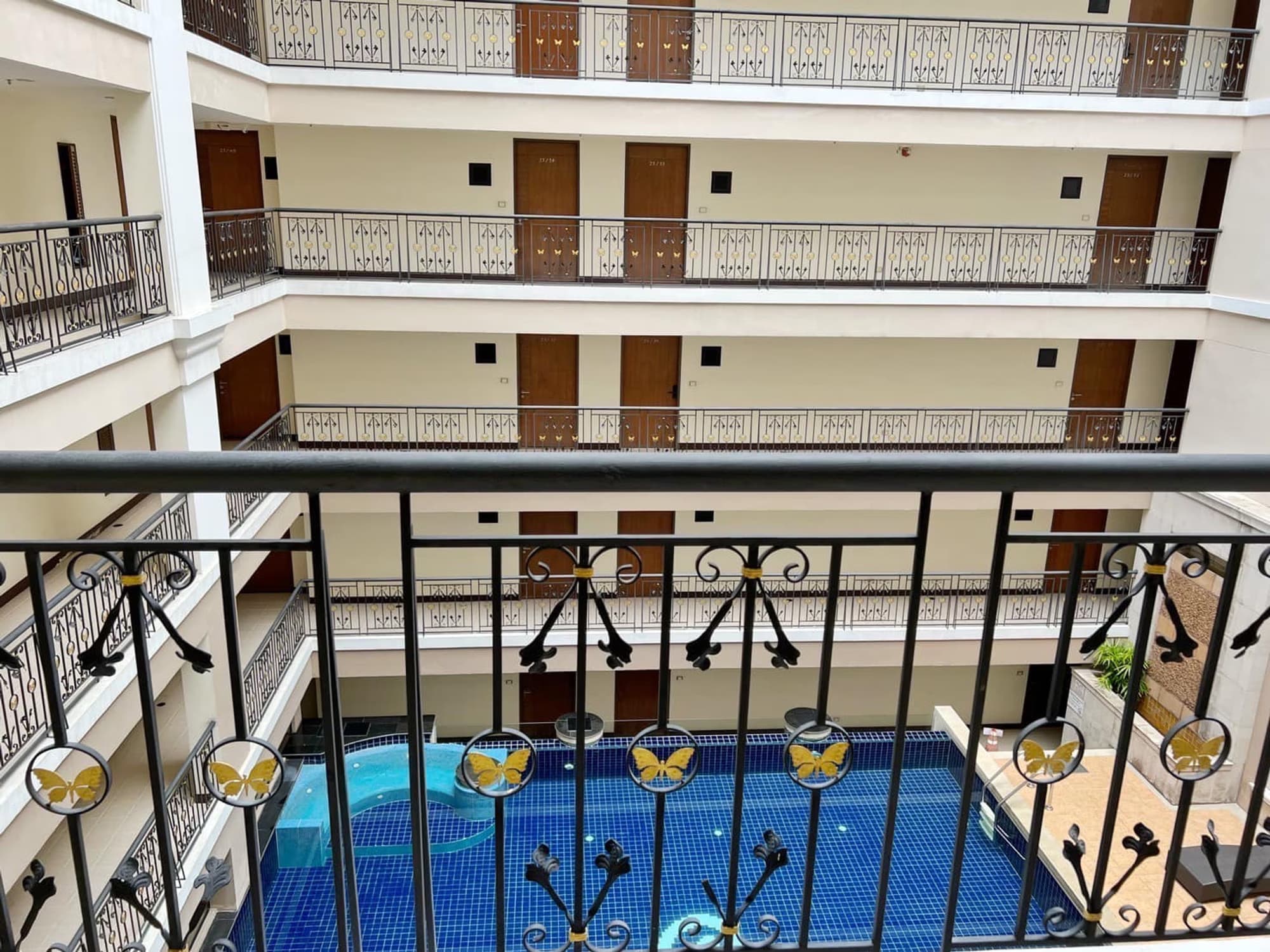 1 Bedroom Condo - Image 10