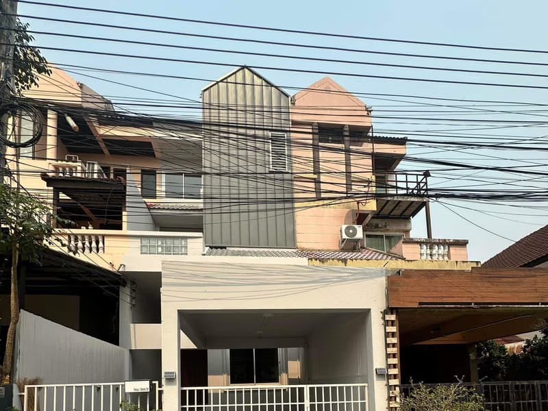 Townhouse for Sale in Suthep, Mueang Chiang Mai