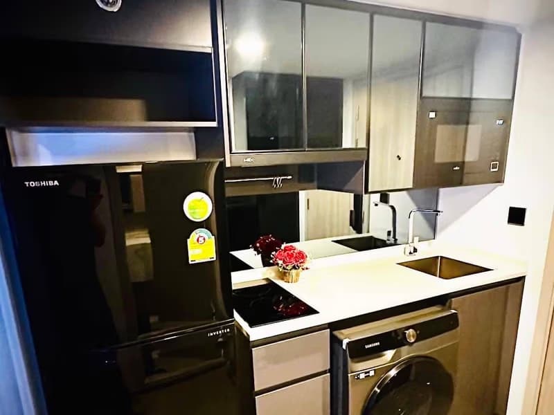 1 Bed Condo for Rent in Bang Rak