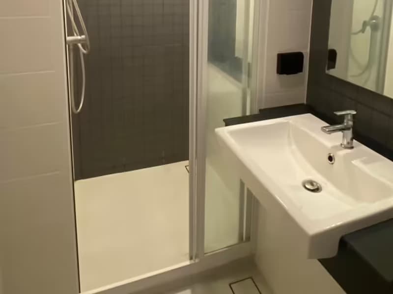 1 Bedroom Condo