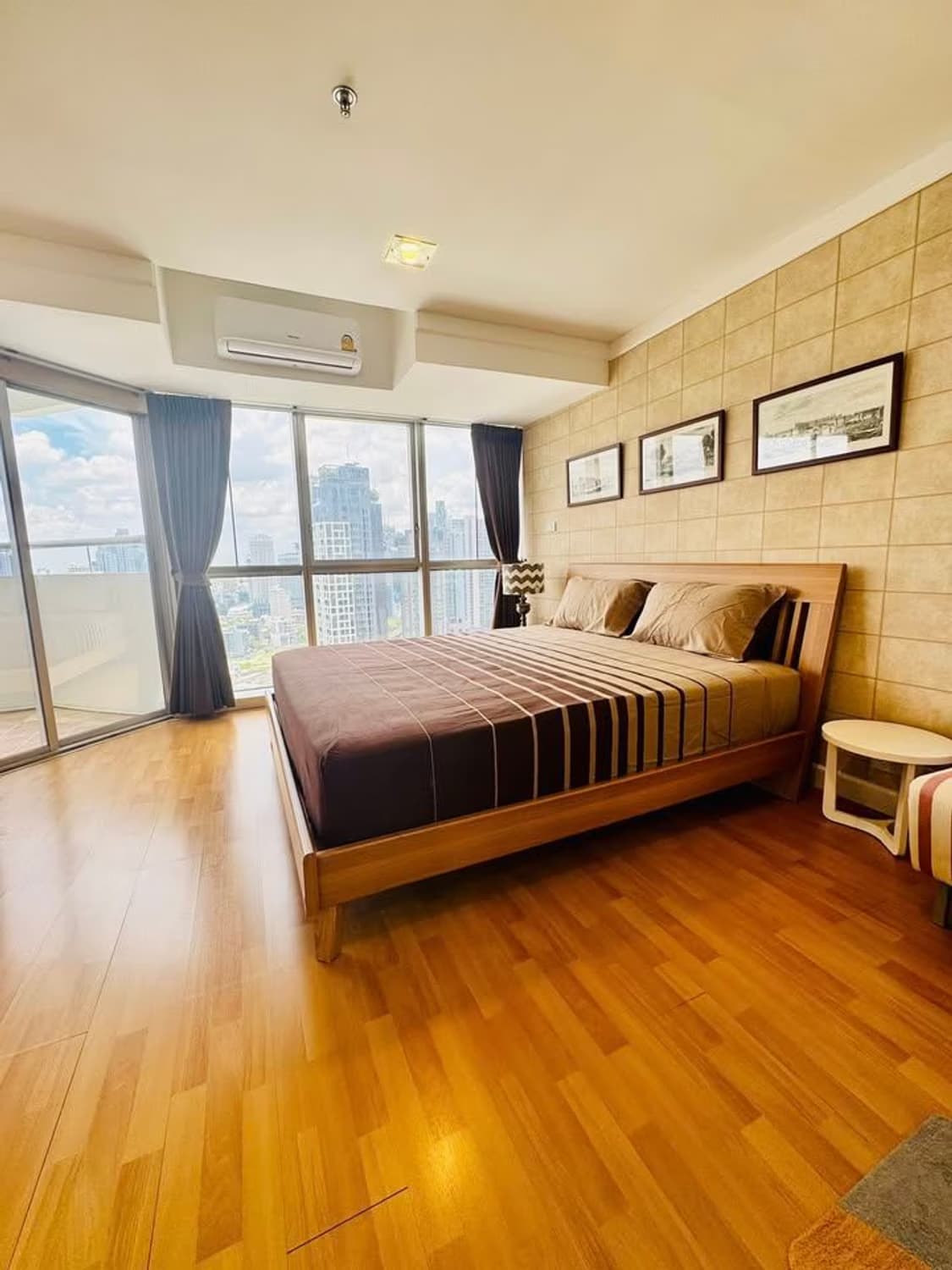 2 Bed Condo for Rent in Khlong Toei - Image 4
